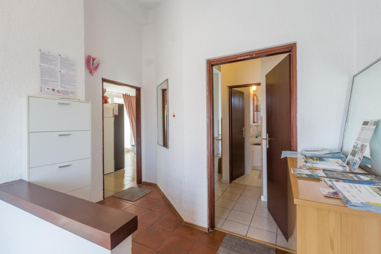 Apartments With A Parking Space Karigador, Novigrad - 2534 エクステリア 写真