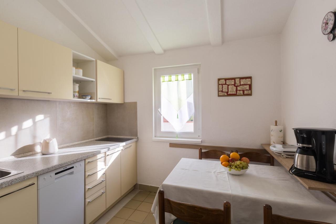 Apartments With A Parking Space Karigador, Novigrad - 2534 エクステリア 写真